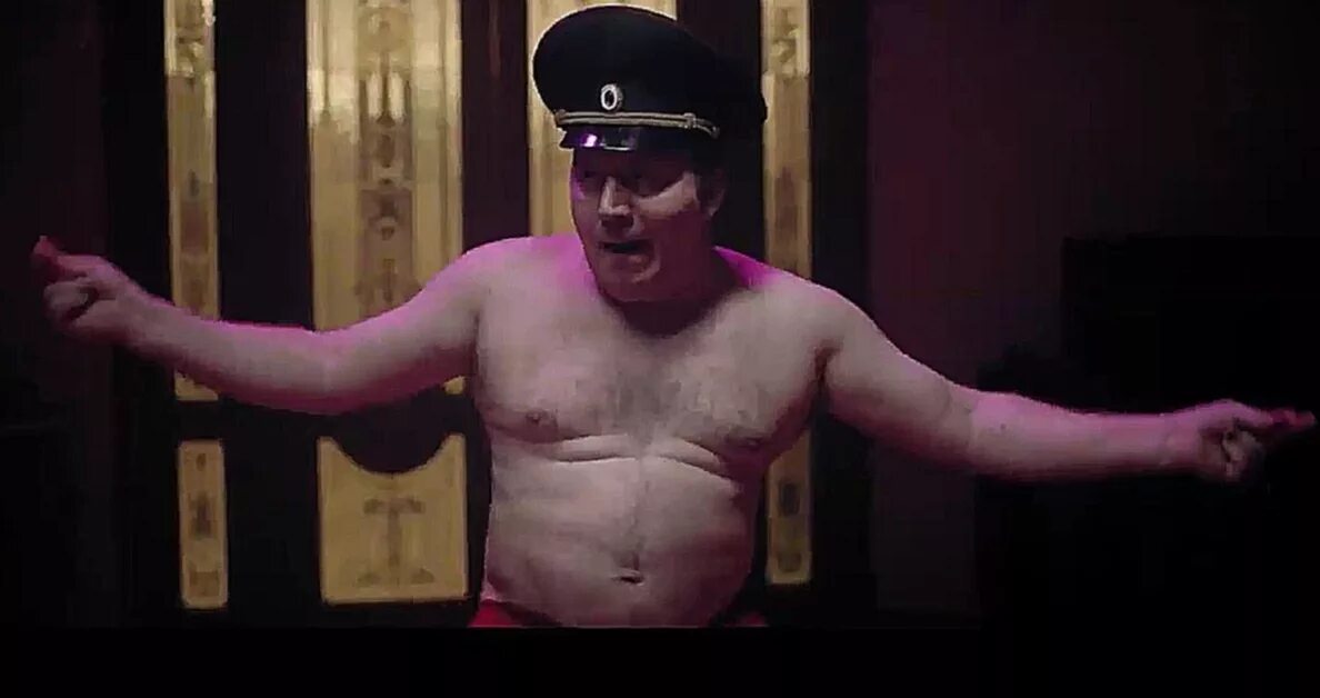 Здесь должен был быть стриптизер