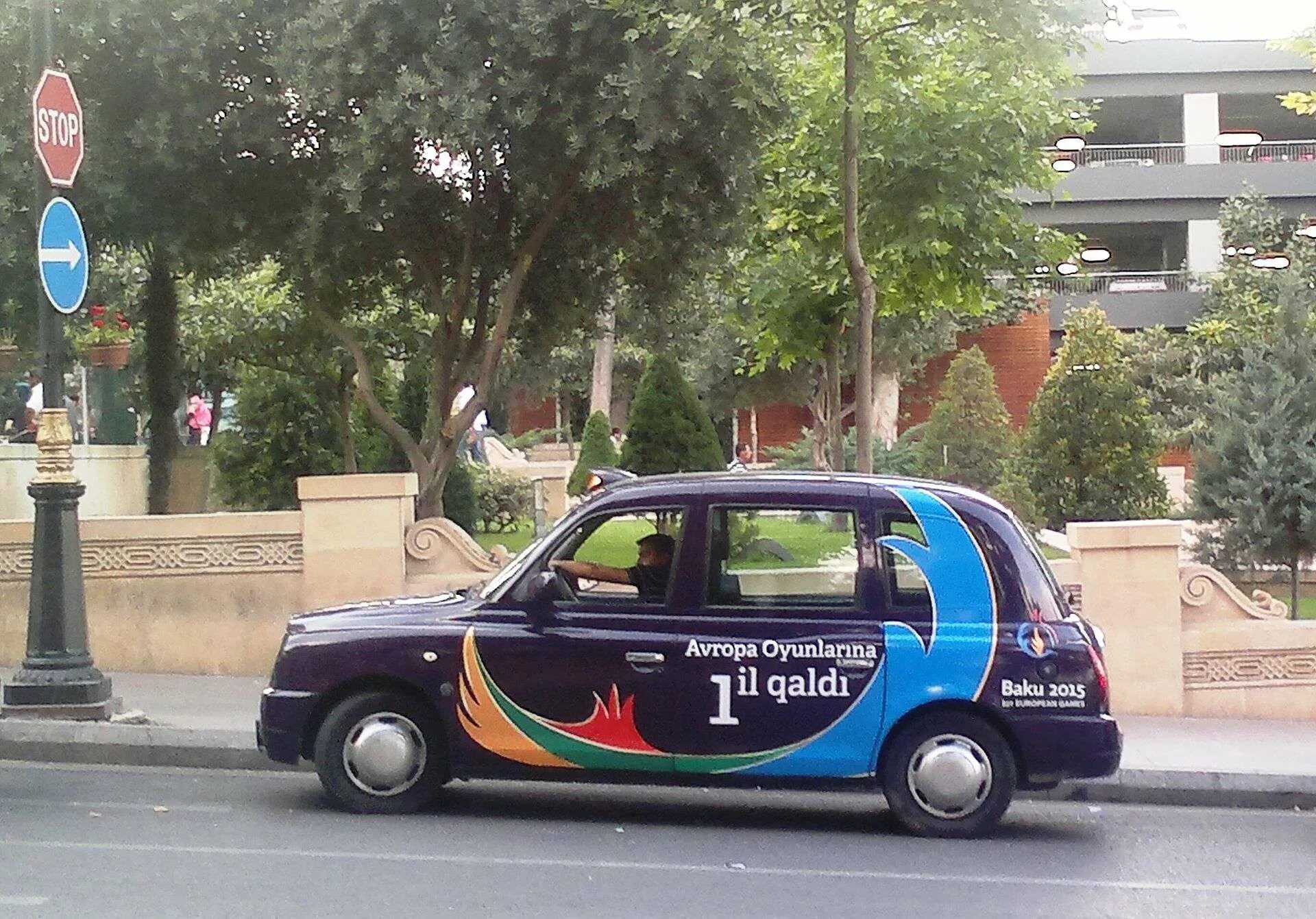 Такси в Баку. Такси в Баку баклажан. Городское такси Баку. Такси в азербайджане