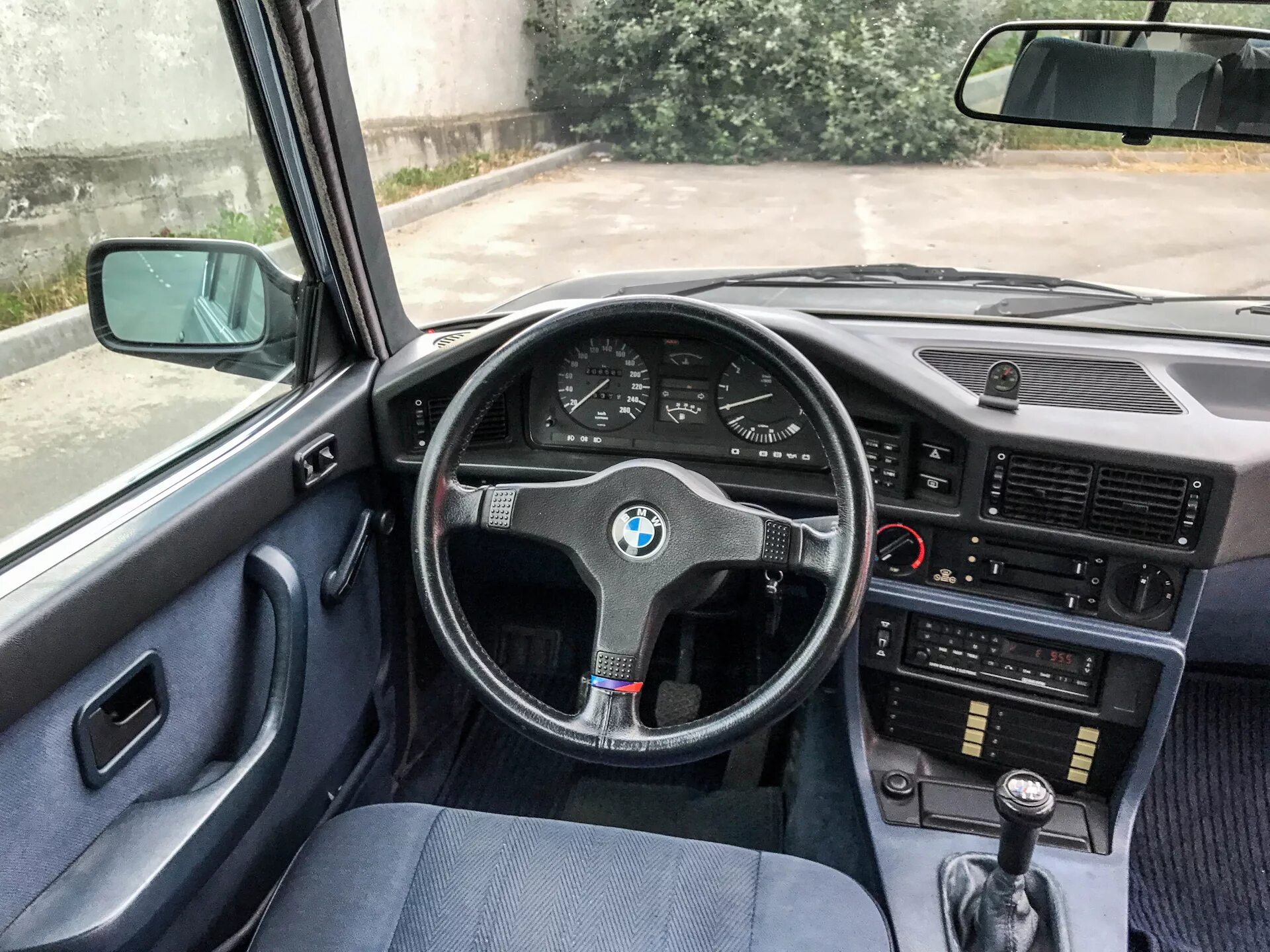 BMW e28 535i. BMW e28 Interior. BMW e28 салон. BMW 520i e28 салон. Скорость е34