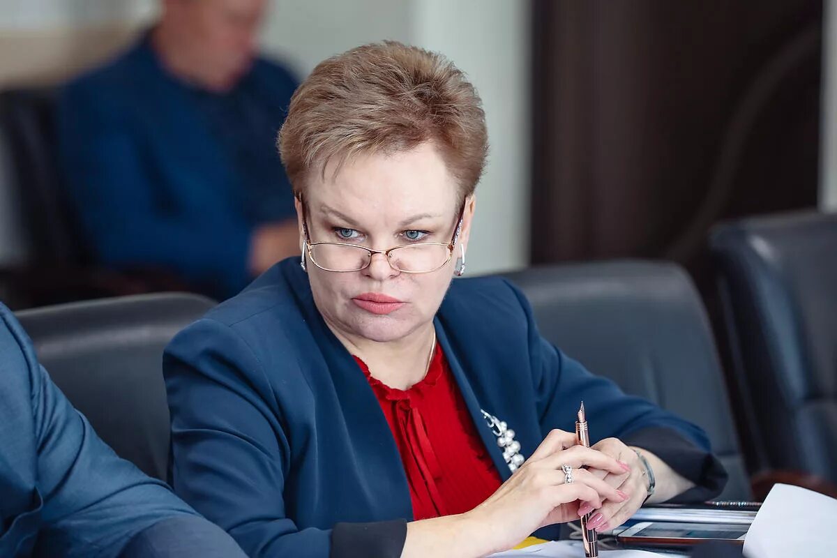 Южный министр. Касьянова Елена Николаевна мэр Охи. Елена Касьянова министр социальной защиты Сахалинской области. Елена Касьянова Сахалин. Елена Николаевна Касьянова Сахалин.