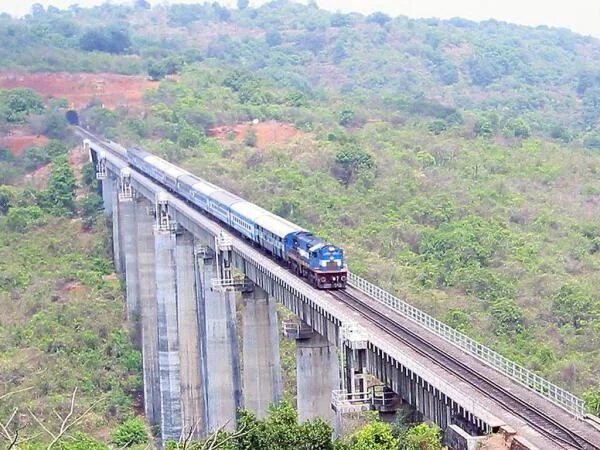 Самый высокий Железнодорожный мост. Самый высокий ЖД мост в мире. Самый высокий Железнодорожный мост в Индии. Виадук в Индии.