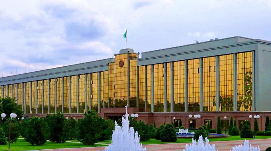 Узбекистон вазирлар махкамасининг. Ташкент кабинет министров. Узбекистон вазирлар махкамасининг. Узбекистон вазирлар махкамаси binosi. Олий таълим вазирлиги лого.