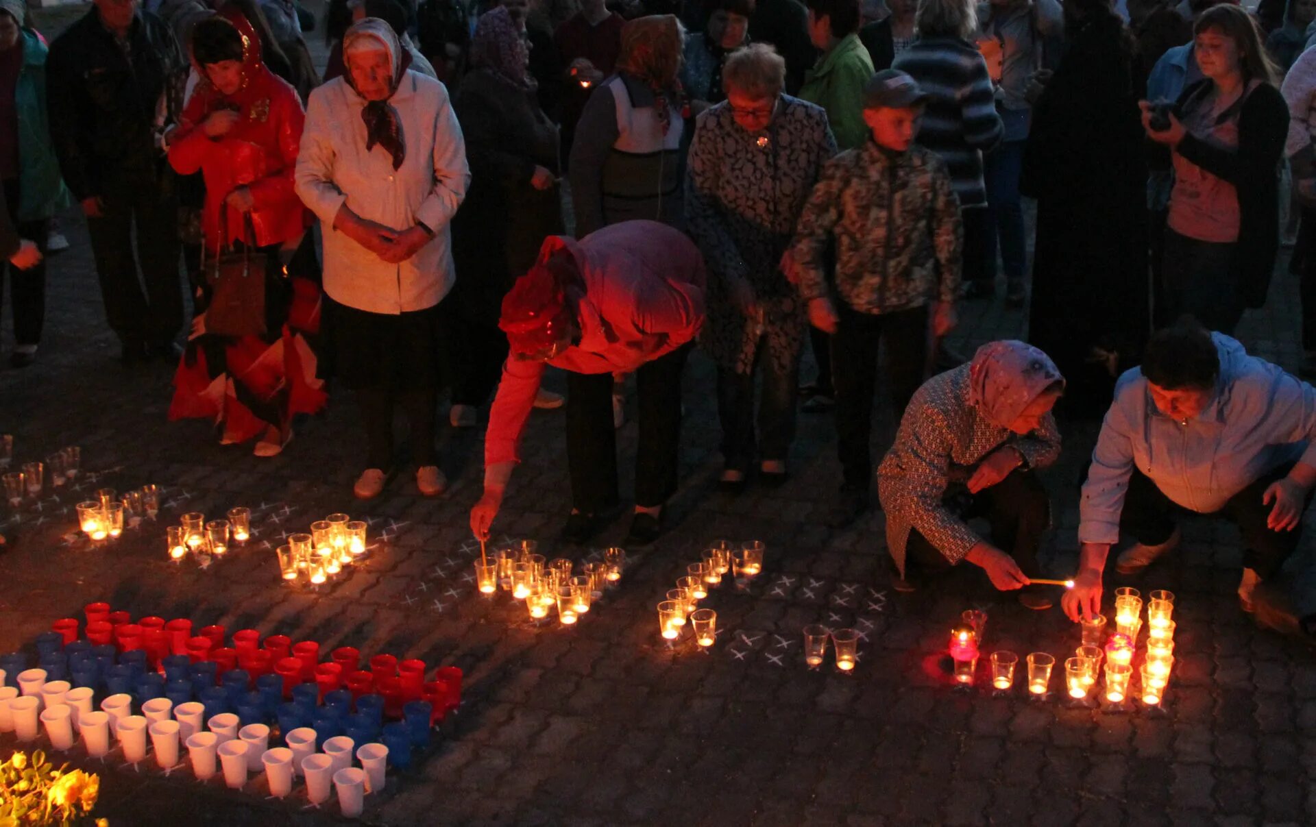 Акция памяти вк. Акция "свеча памяти и скорби" в Нижнем Тагиле. Свеча памяти 22 июня. Акция свеча памяти 22 июня. Акция свеча памяти.