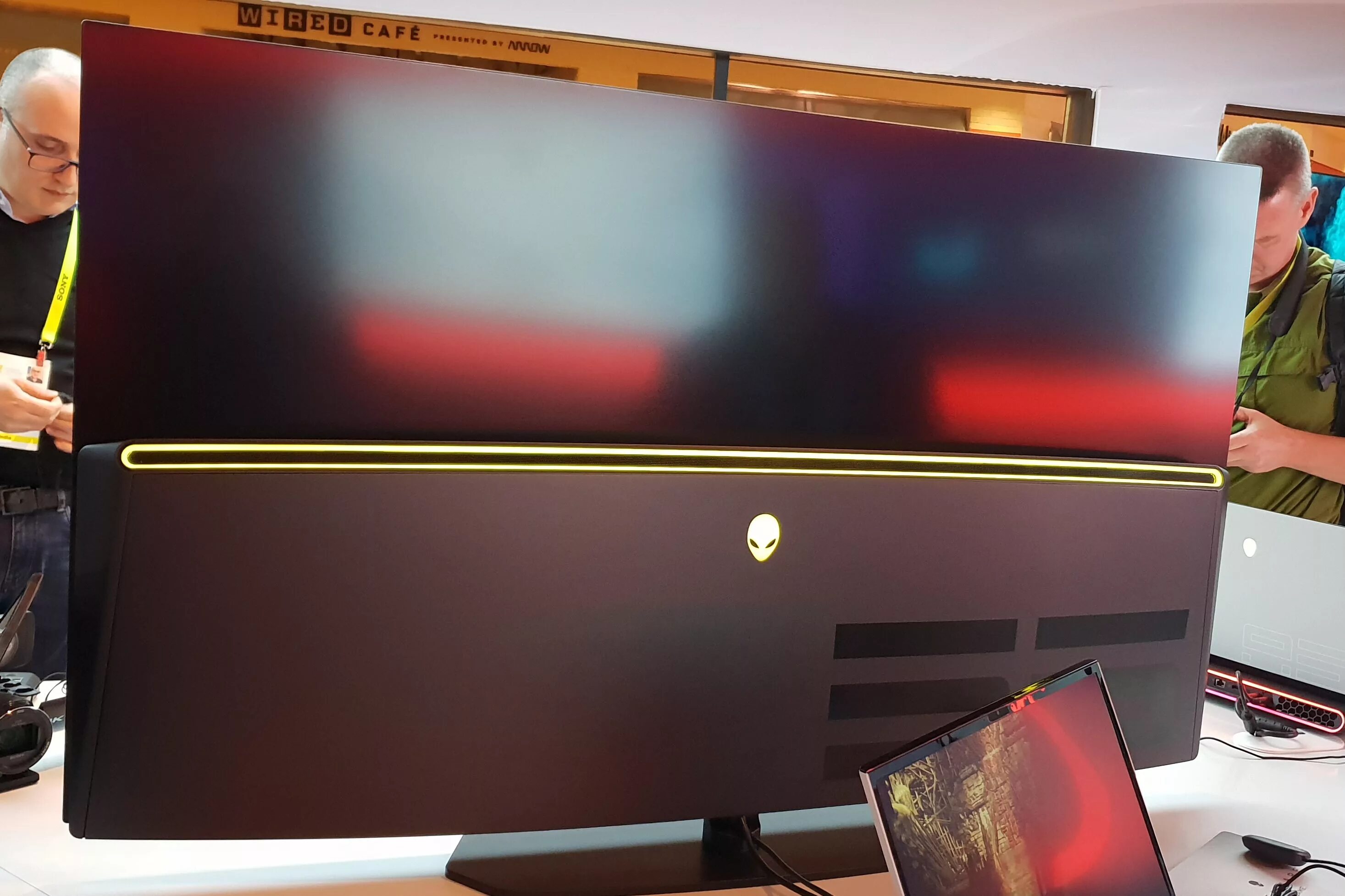 Oled монитор aorus. Alienware монитор oled. монитор alienware 55 inch. монитор oled 4k. dell alienware 55 oled monitor.
