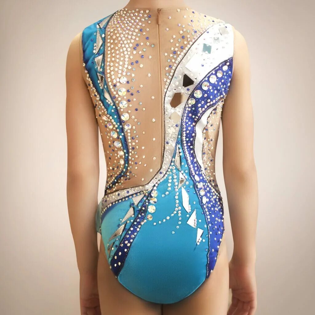Купальники для художественной гимнастики 2022 по новым правилам. Купальник для художественной гимнастики синий. Оникс спорт купальники для художественной гимнастики. Необычные купальники для художественной гимнастики. Новые правила для купальника художественной.