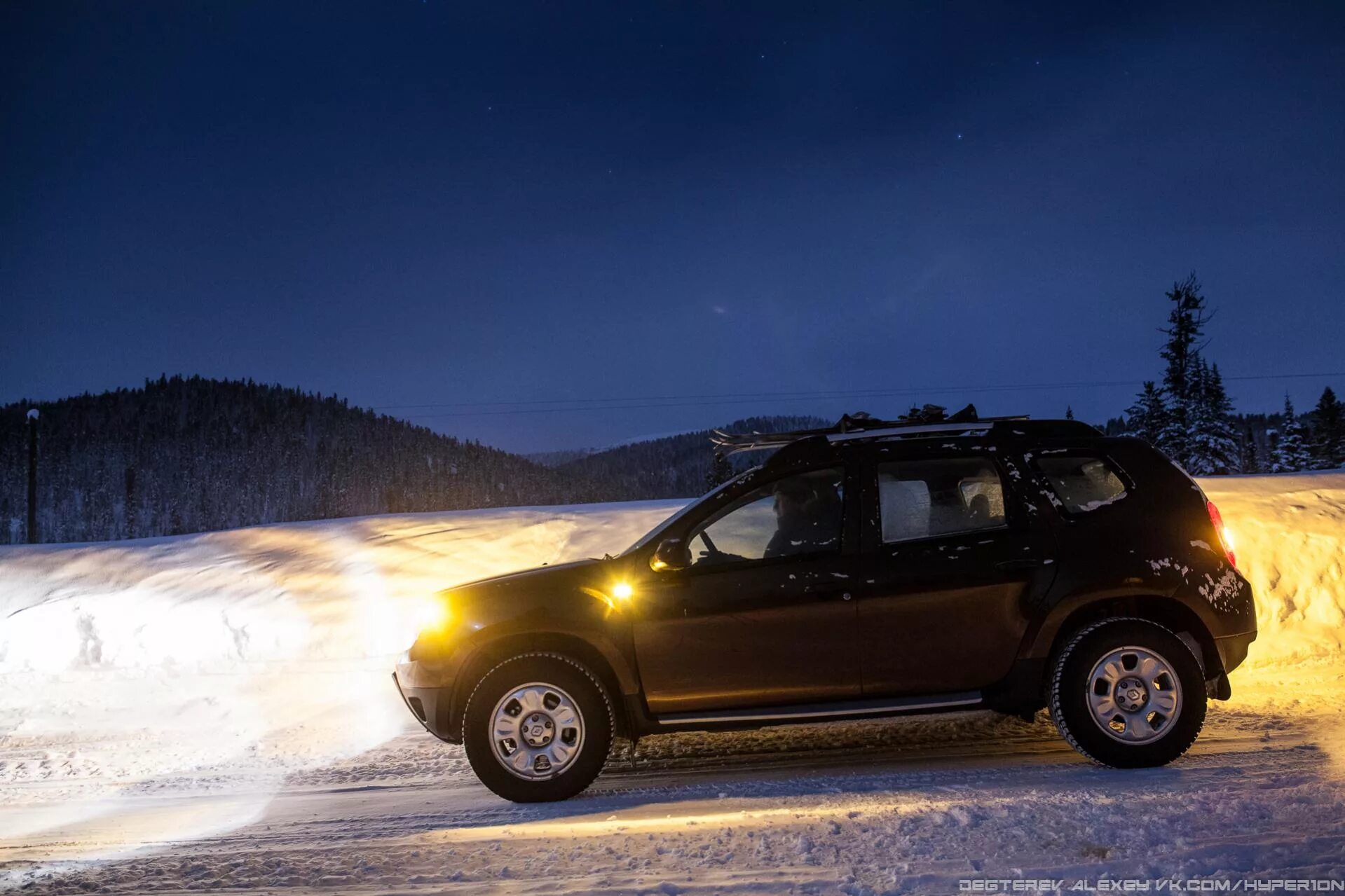 Рено дастер 4х4 полный привод. Renault Duster 2012. Рено Дастер 2014 год ночь. Рено Дастер 2л 2012. Рено Дастер 2011 год зима.