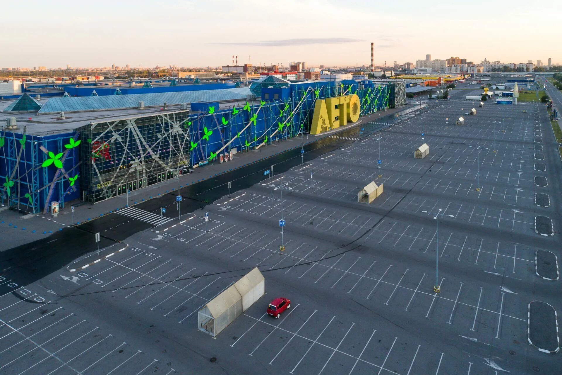 торговый центр лето на пулковском шоссе. санкт-петербург тц лето пулковское. магазин лето на пулковском шоссе. магазин лето на пулковском шоссе. лето тц пулковское шоссе.