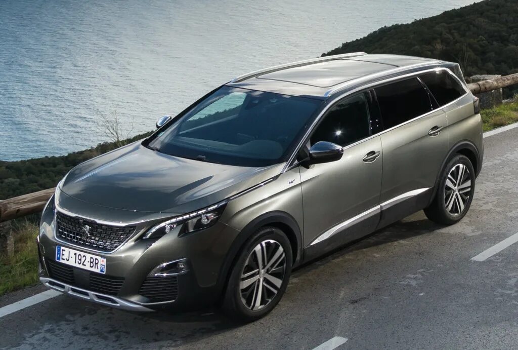 Peugeot 5008. Пежо 5008. Peugeot 5008 II. Peugeot 5008 2021. Кроссовер Пежо 5008.