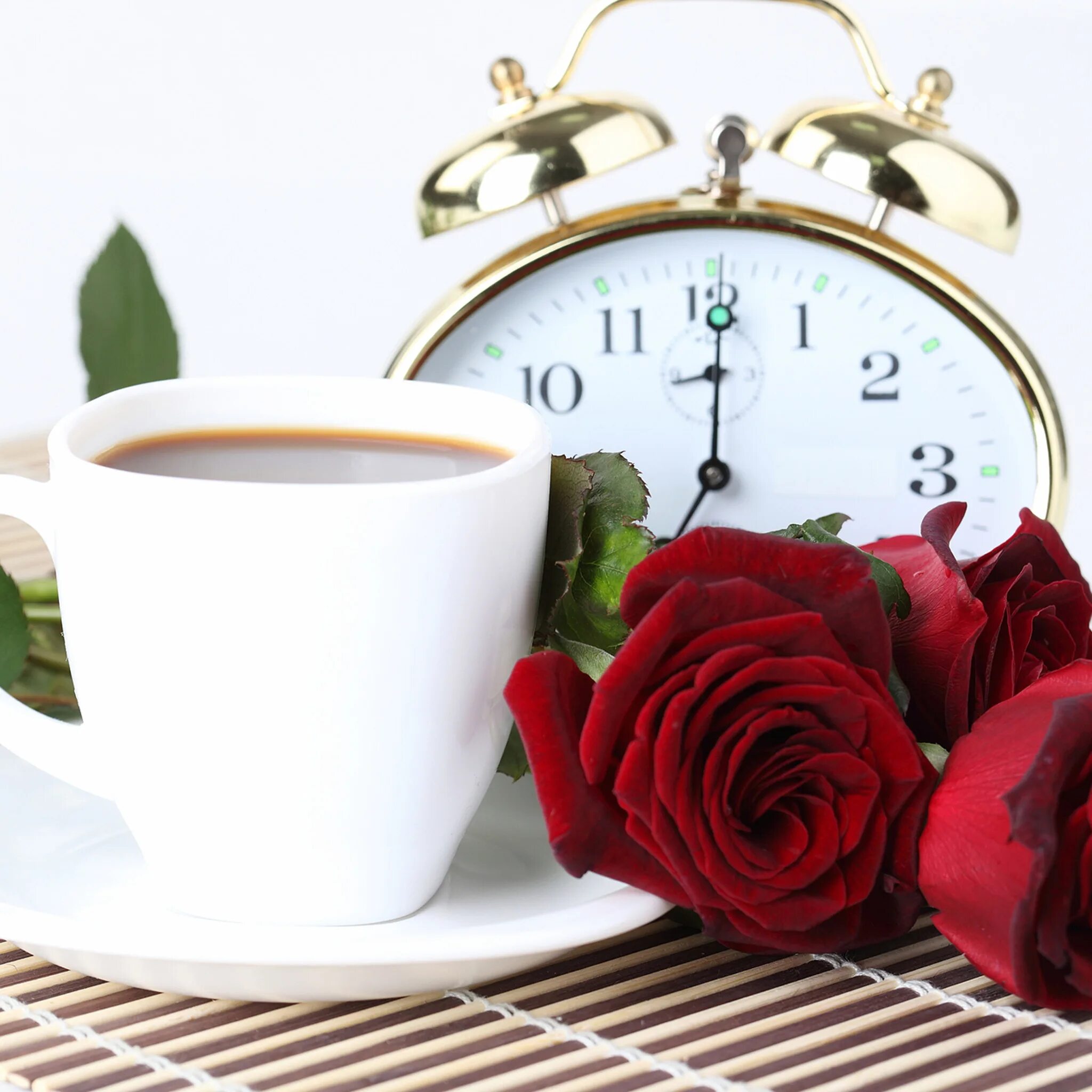 I always in the morning. Кофе и цветы. Утро цветы.