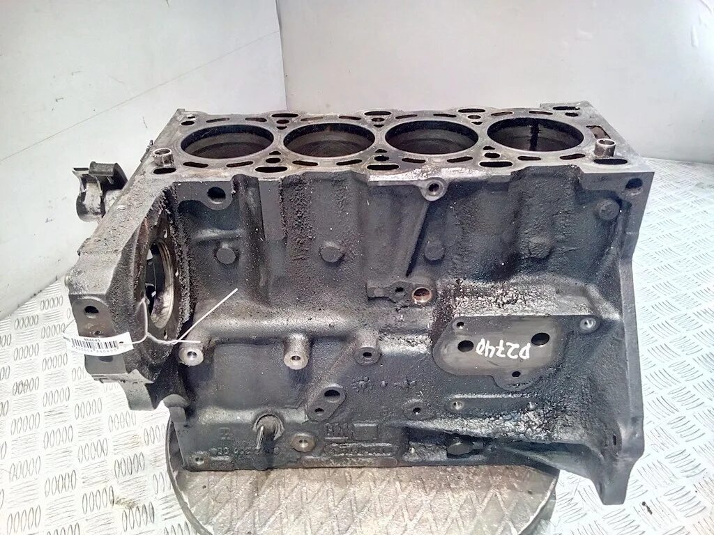 Блок картер двигателя д 240. Блок картер двигателя. Блок картера двигателя 192 f. Блок-картер двигателя glc300. Картер двигателя бмв р80.