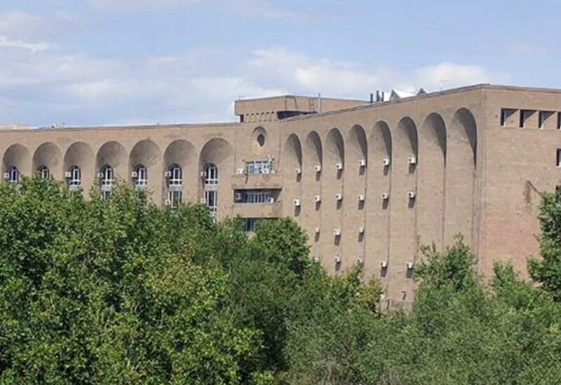 Мина ереван. Министерство диарсопы ереван. министерство здравоохранения армении здание. здание министерства в армении. здания министерство мвд в армении.