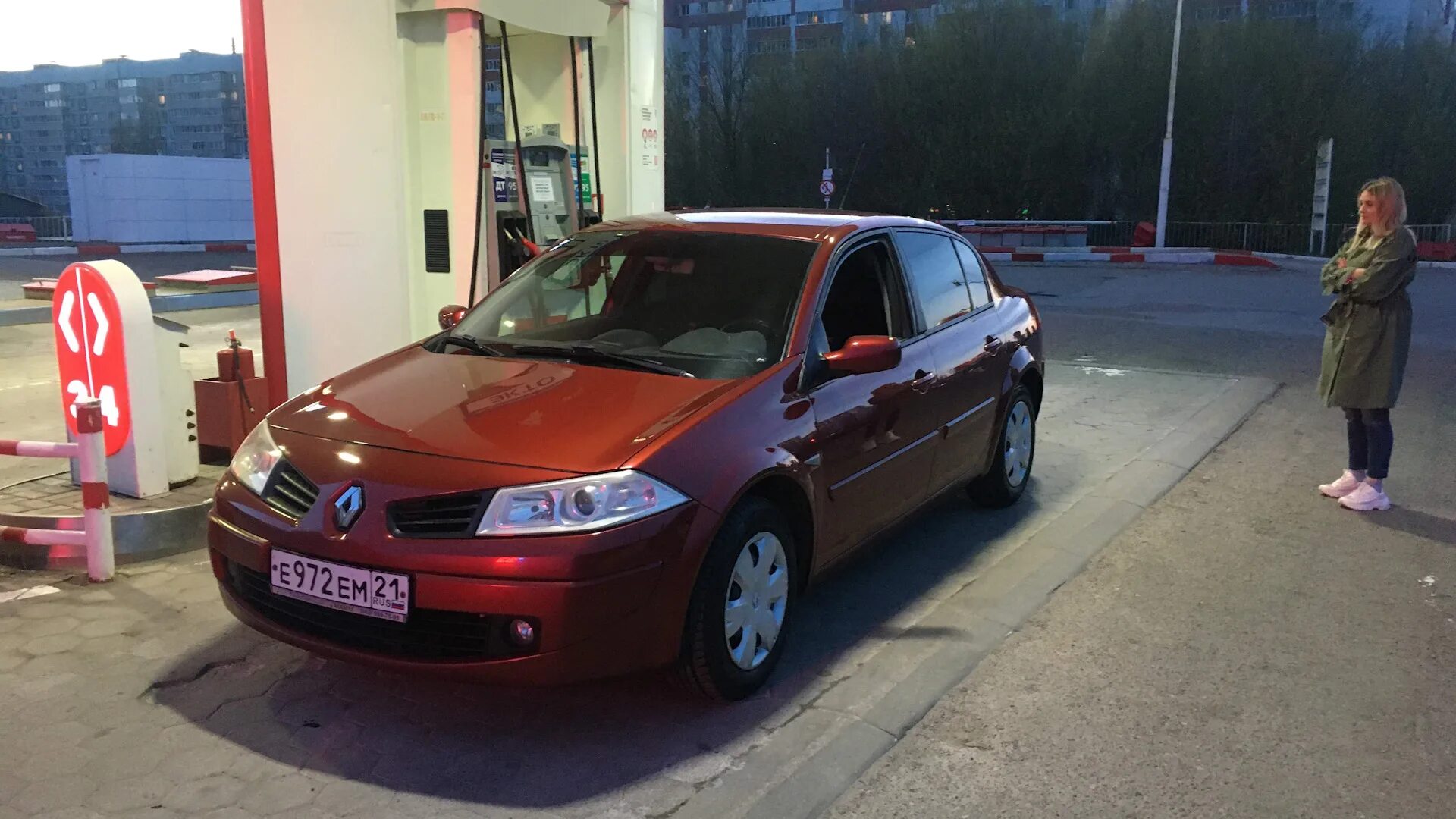 Меган 2 заправочные штуцера кондиционера. Меган 2 заправочные штуцера кондиционера. Заправил рено меган 2. Кондиционер рено меган 2. Заправил рено меган 2.