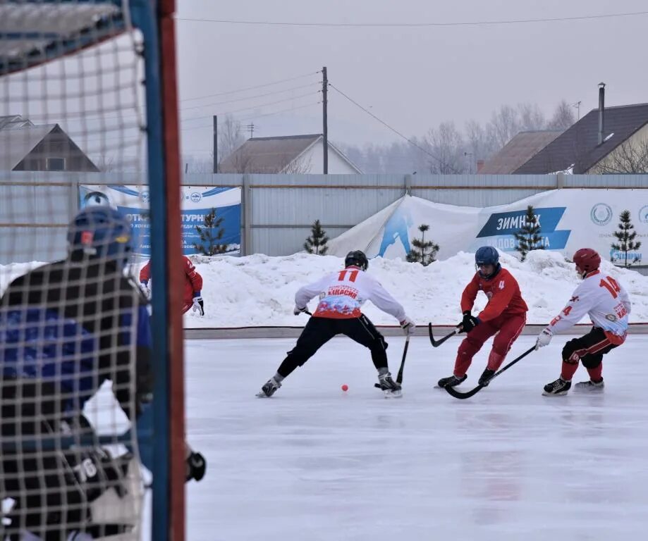 хоккей с мячом енисей саяны. паша кохочёв хоккей с мячом республика хакасия. чемпионат хакасии по хоккею. хоккей с мячом полярник абакан. саяны хакасия хоккей.