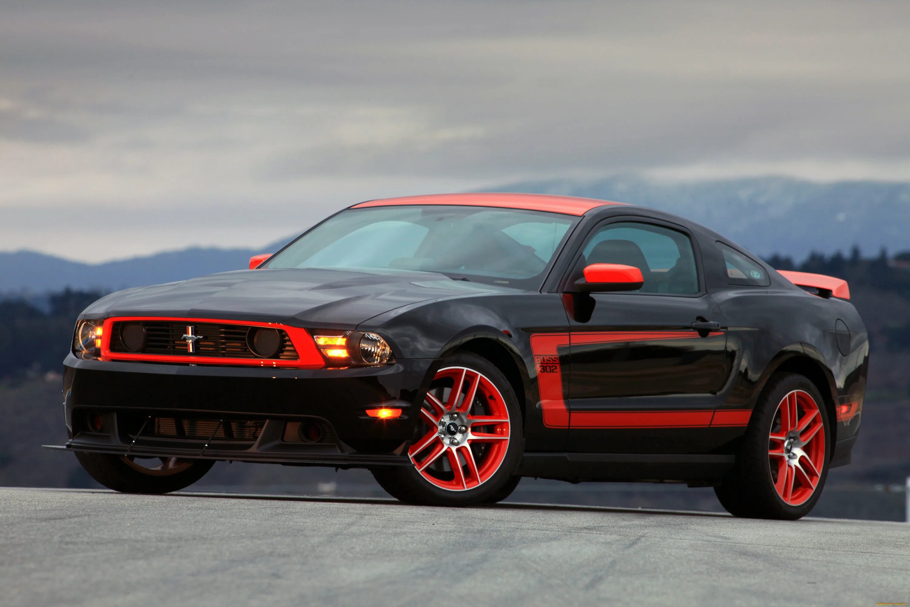 Про машину мустанг. Mustang 5 поколения. Про машину мустанг. Ford mustang shelby gt500 оранжевый. Форд мустанг 2012.