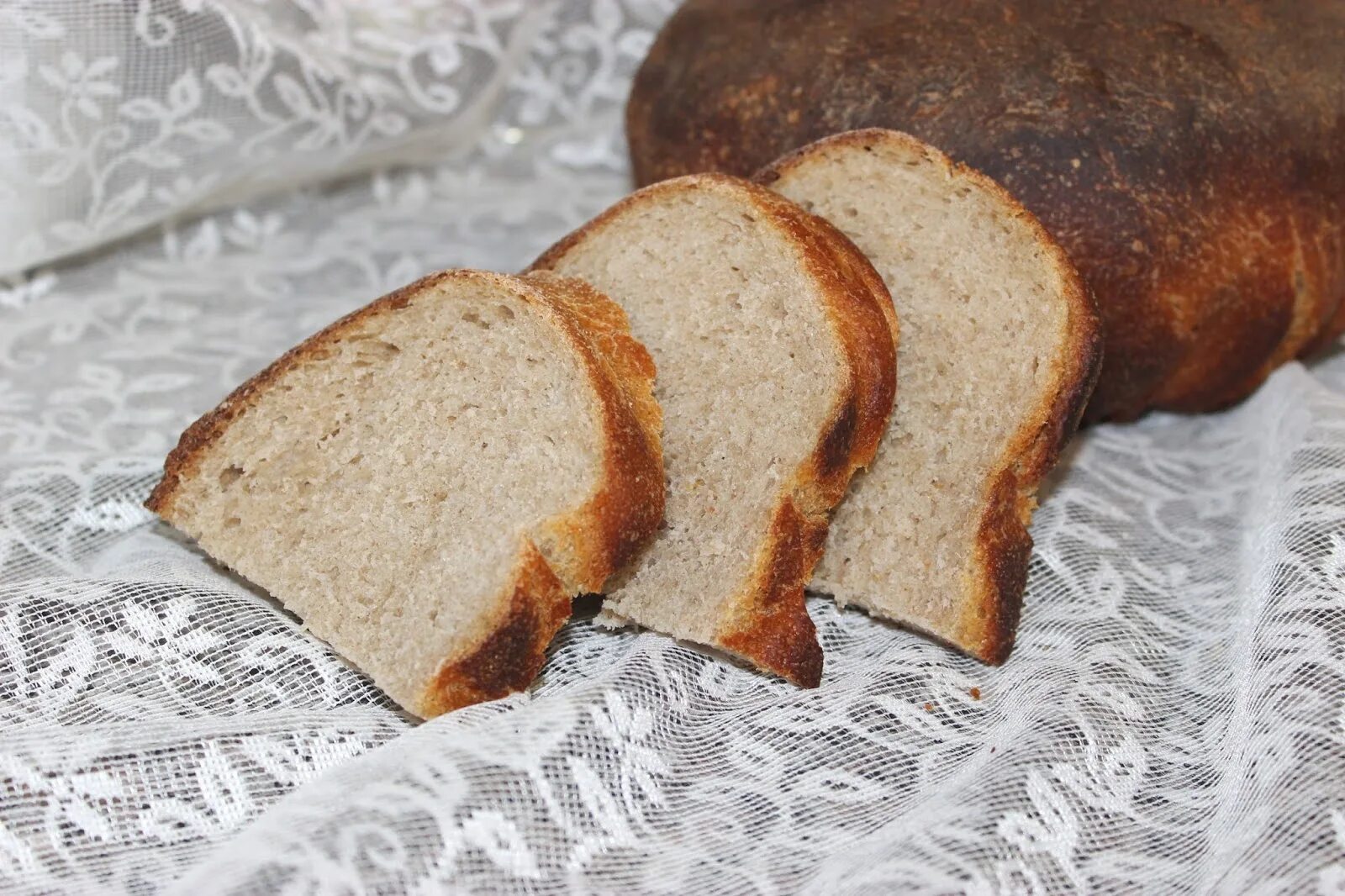 Ржаной хлеб. Ржано-пшеничный хлеб. Хлеб на закваске. Хлеб на живой закваске. Испечь хлеб из ржаной муки в духовке