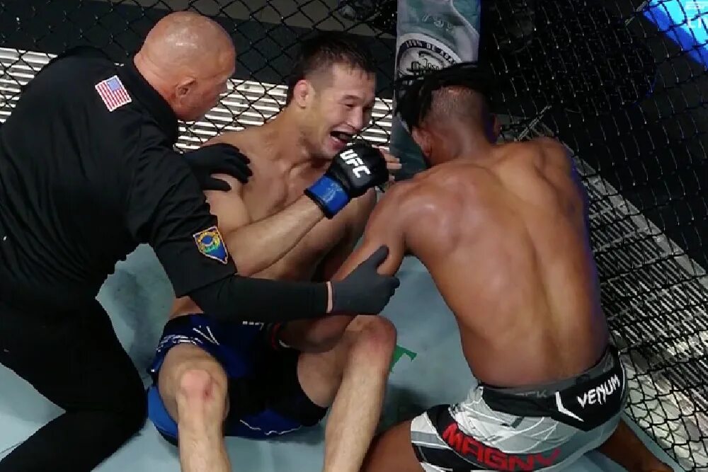 Рахмонов видео боя. Рахмонов видео боя. Шавкат рахмонов ufc. Рахмонов видео боя. Удушение шавкат рахмонов ufc.