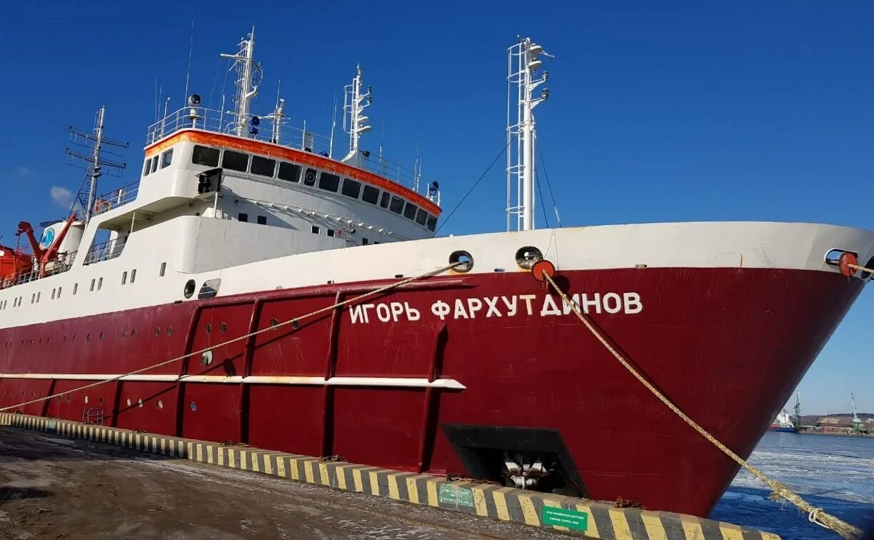 Корабль сахалин. Затонувший корабль скадовск. Пароход игорь фархутдинов. Мертвые корабли. Корабль аскания сахалин.