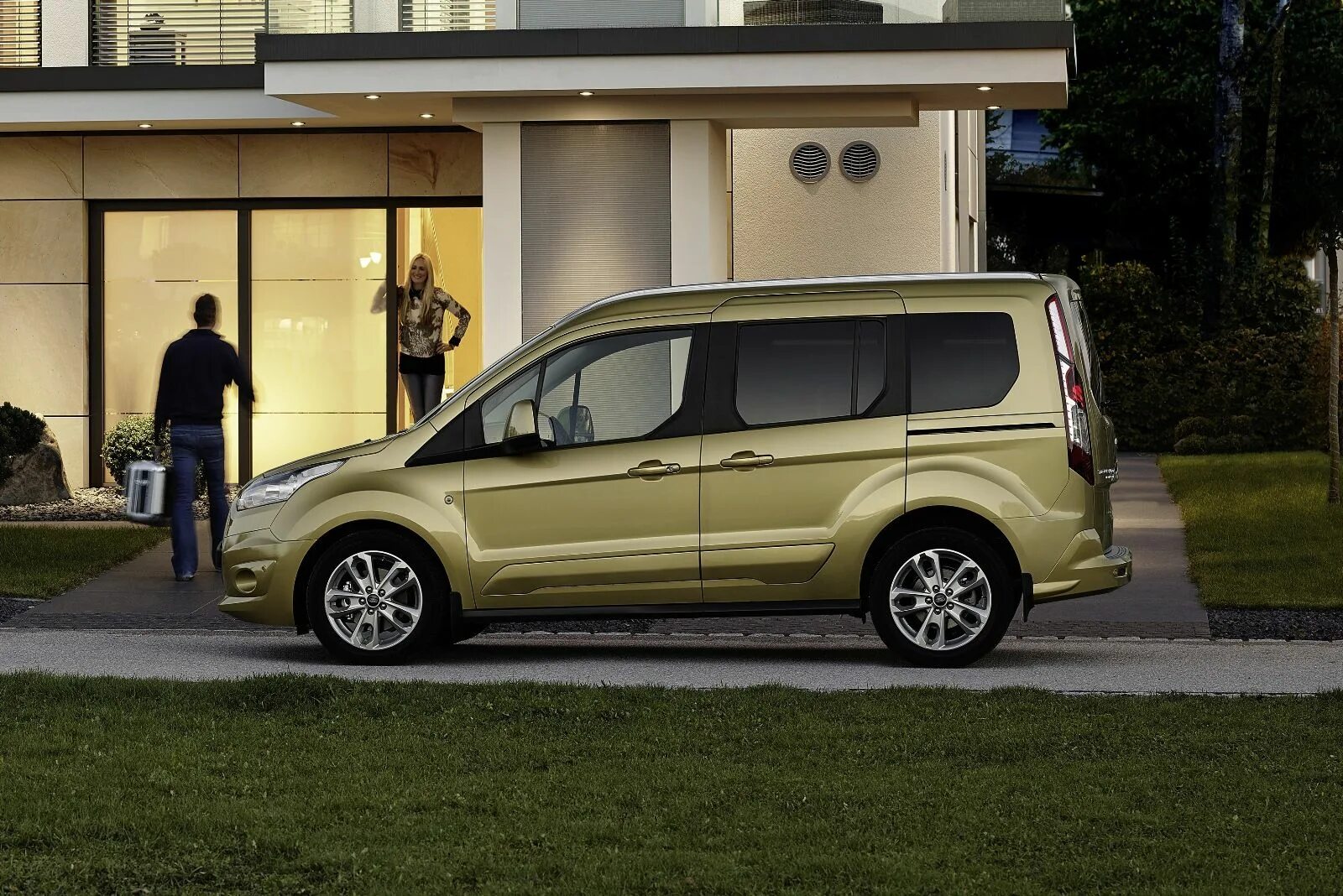 Форд торнео коннект замена. Ford Tourneo connect. Ford Tourneo connect 2022. Форд Торнео Коннект 2016. Ford Tourneo connect II.