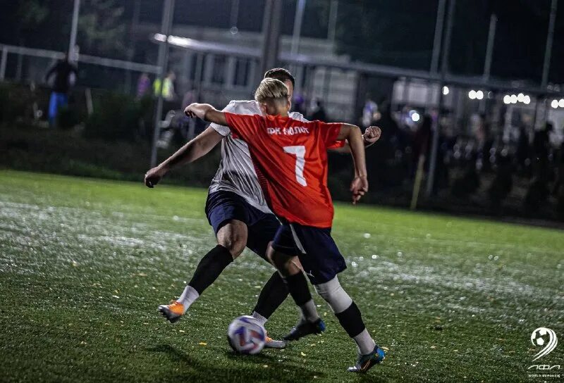 Стадион металлист воронеж манеж. Спортивный комплекс на дамбе воронеж. Футбольный манеж металлист воронеж. Металлист фк 2020. Металлист воронеж манеж.