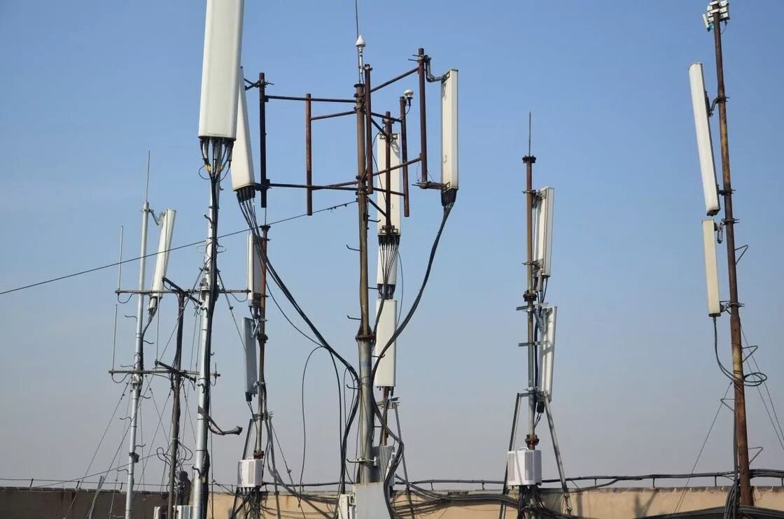 Top antenna. Антенна сотовой связи 2t2r. Аутдор Базовая станция сотовой связи. Базовая станция 5g Huawei. Базовая станция 02f04106.