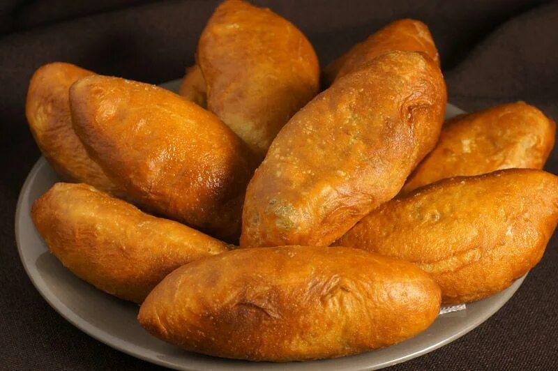 12 пирожков 5 с мясом