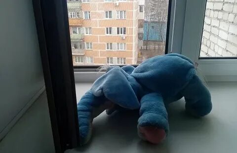 Ребенок выпал окна новости