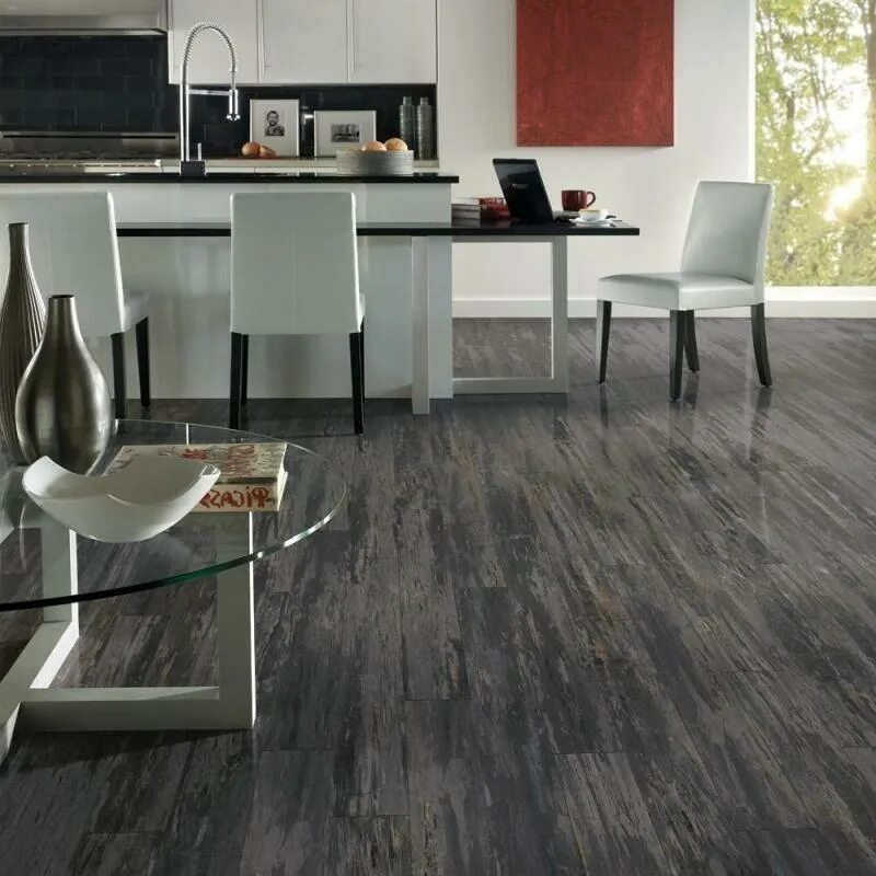 Темно серый пол. Балтерио магнитуд. Плитка грей вуд. Темный пол светлые стены. Ламинат balterio дуб титан.