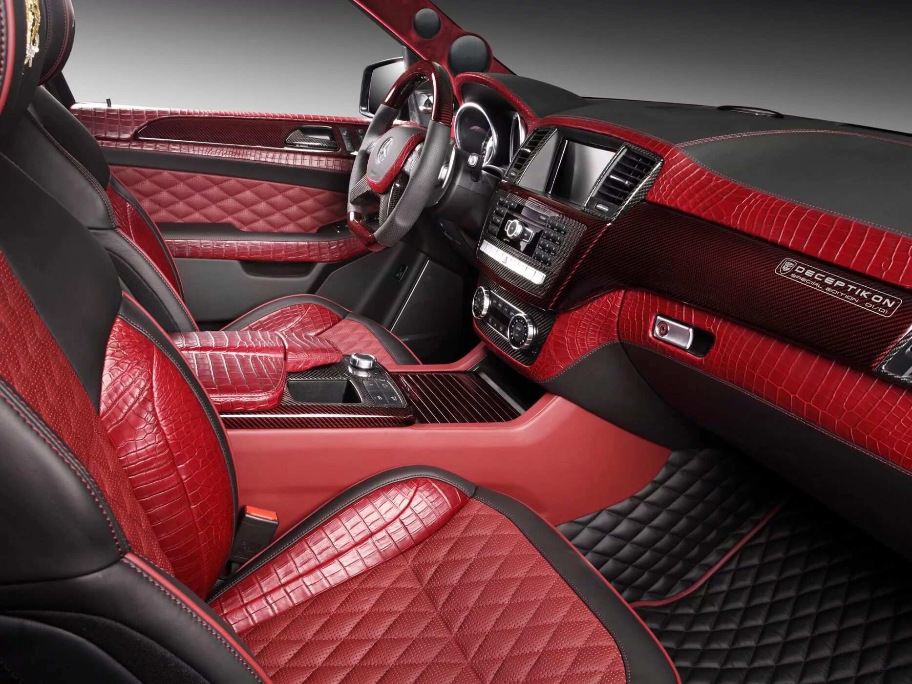 Какой салон автомобиля лучше. Mercedes g63 amg inferno interior. ml 63 amg interior. ml63 салон перетяжка. тюнинг салон мерседес w166.