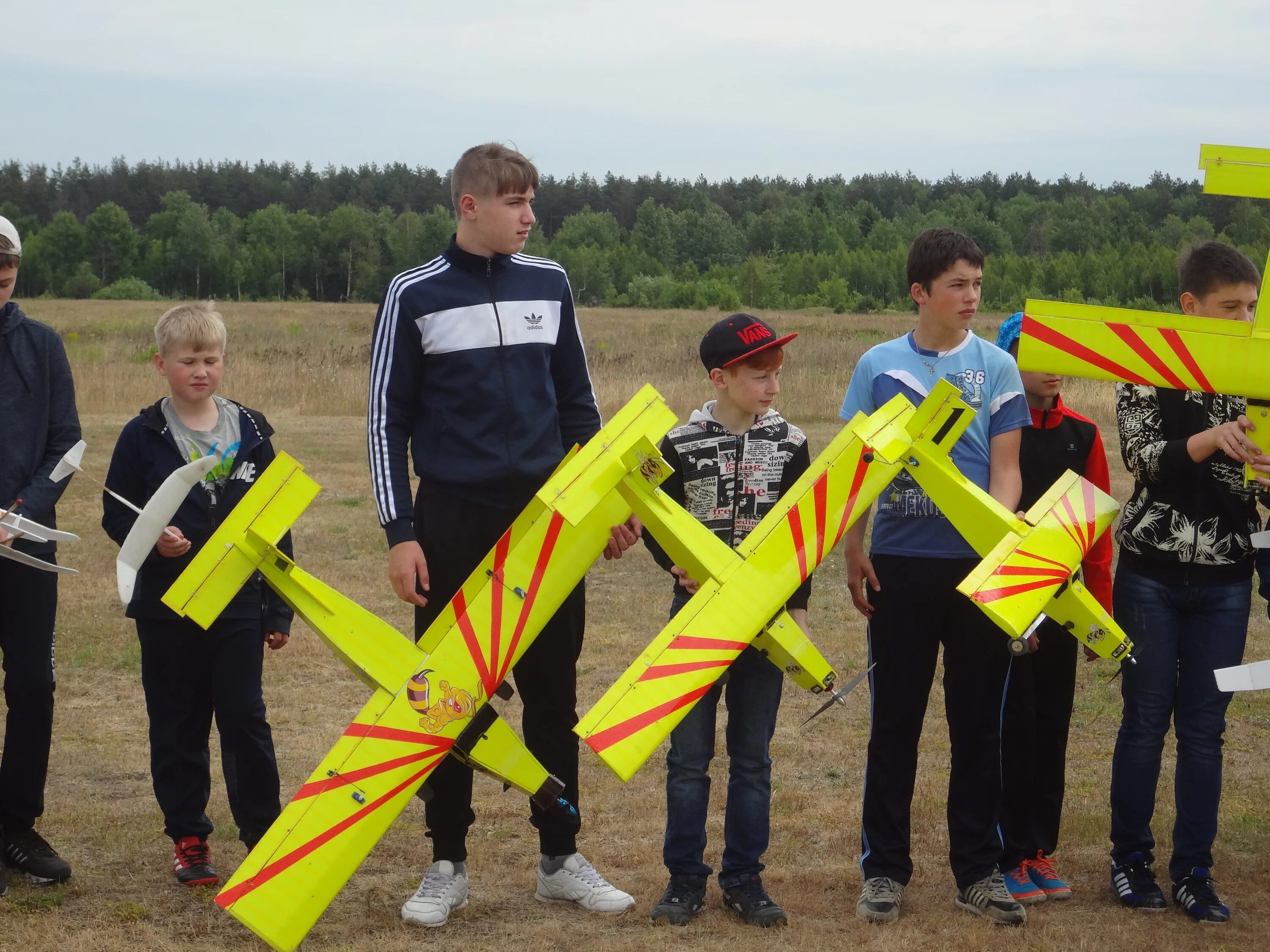 Брянский досааф. История досааф брянск. Бежицкая автошкола досааф брянск. Досааф автошкола брянск. Машины автошколы досааф брянск.