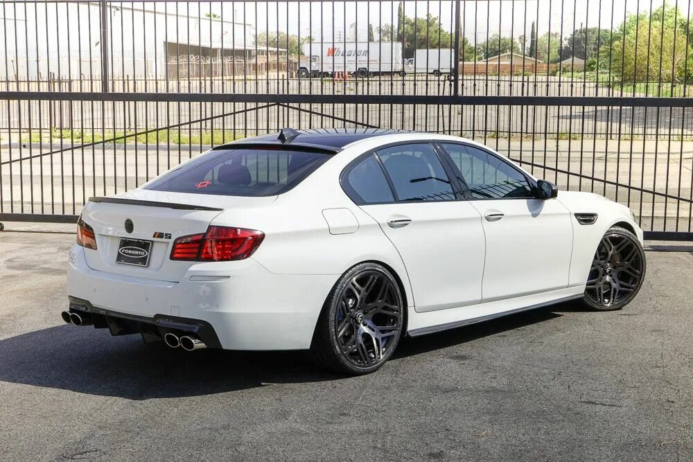 M5i5r xgzafemo5vfjwlyw. BMW m5 f10 White. БМВ м5 f10 белая. BMW m5 2014. BMW m5 f10 Tuning.