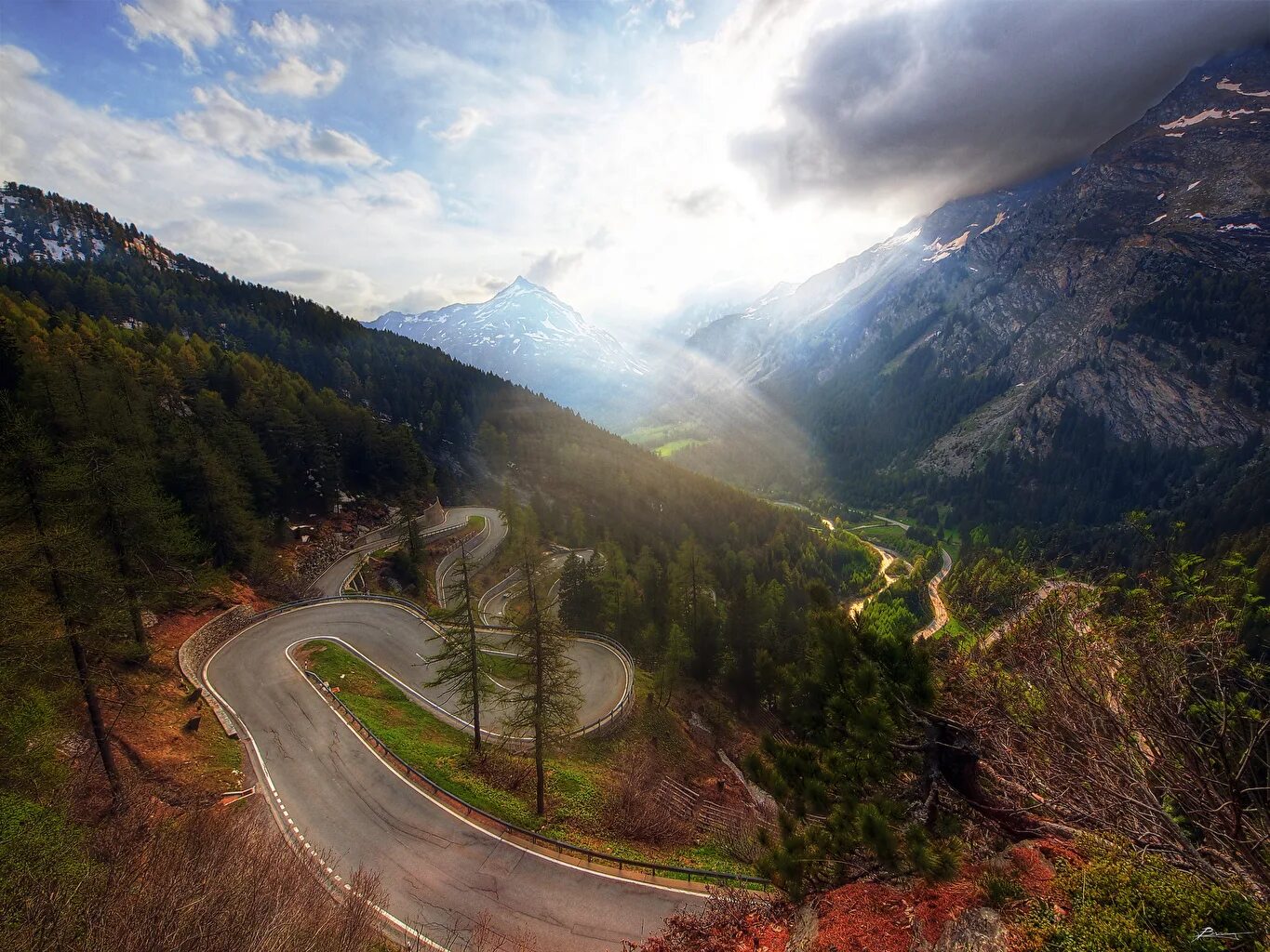 Дорога с красивым видом. Серпантинная дорога Швейцария. Maloja Швейцария. Серпантины горные Швейцария. Гора Акина.