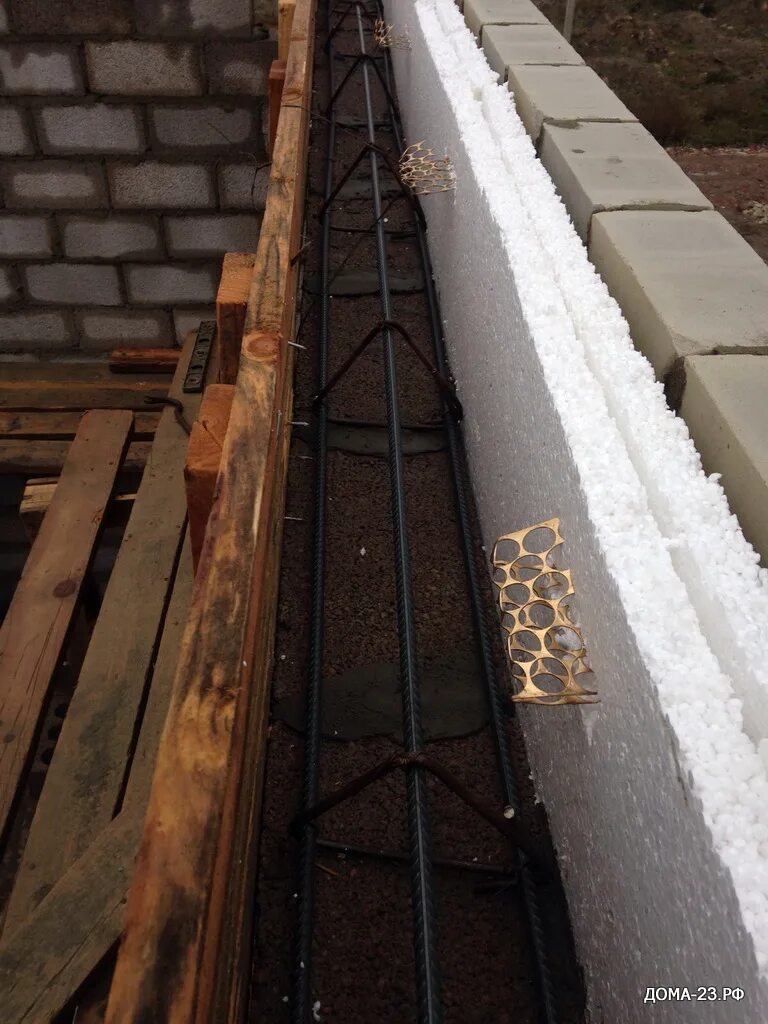 сейсмопояс армирование. армопояс 40 х25. арматура для армопояса. фбс арматурный каркас. арматура для армопояса.