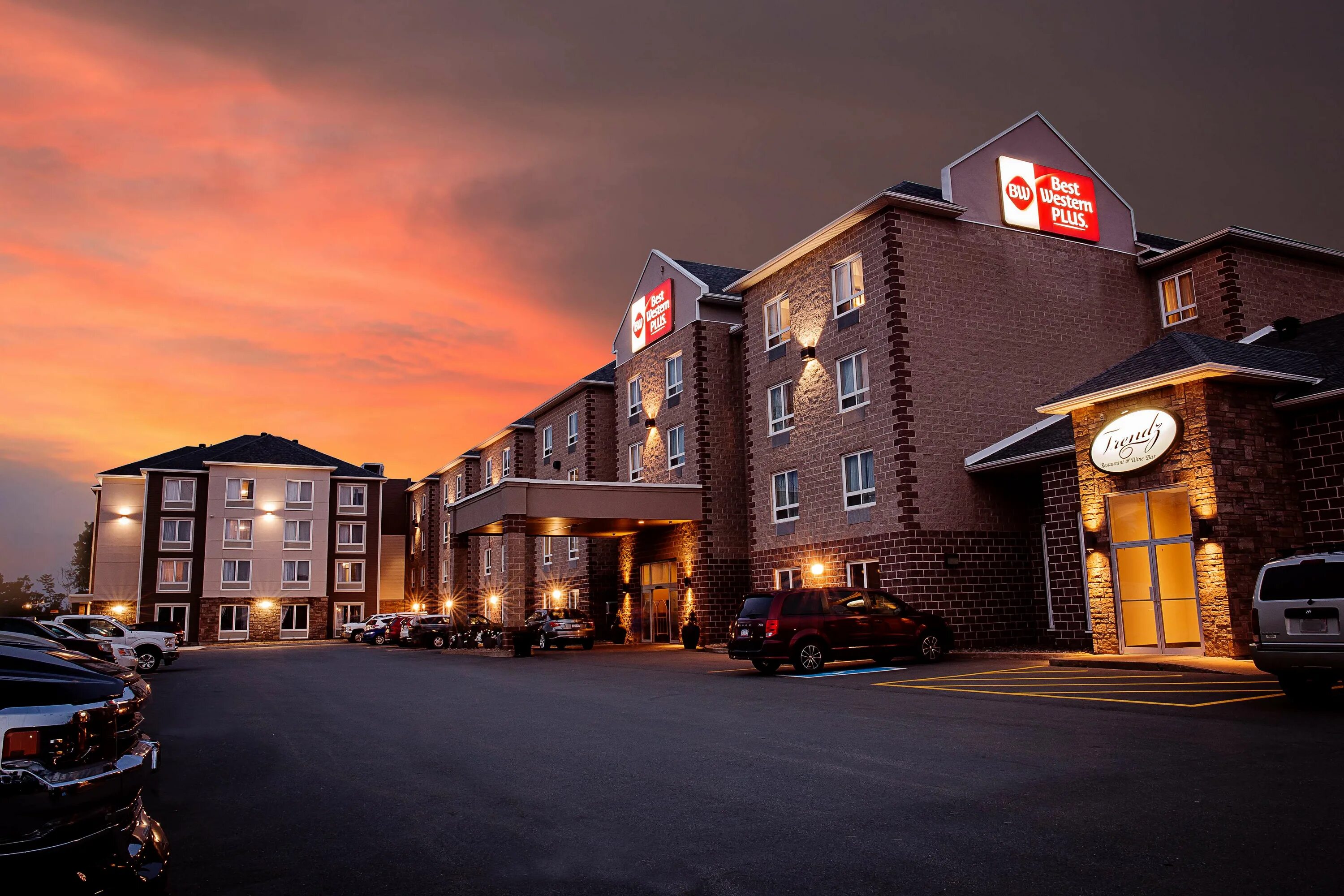 Best western 5. Дартмут Канада. Best Western Канада. Отель Бест вестерн Канада. Dartmouth Nova Scotia.