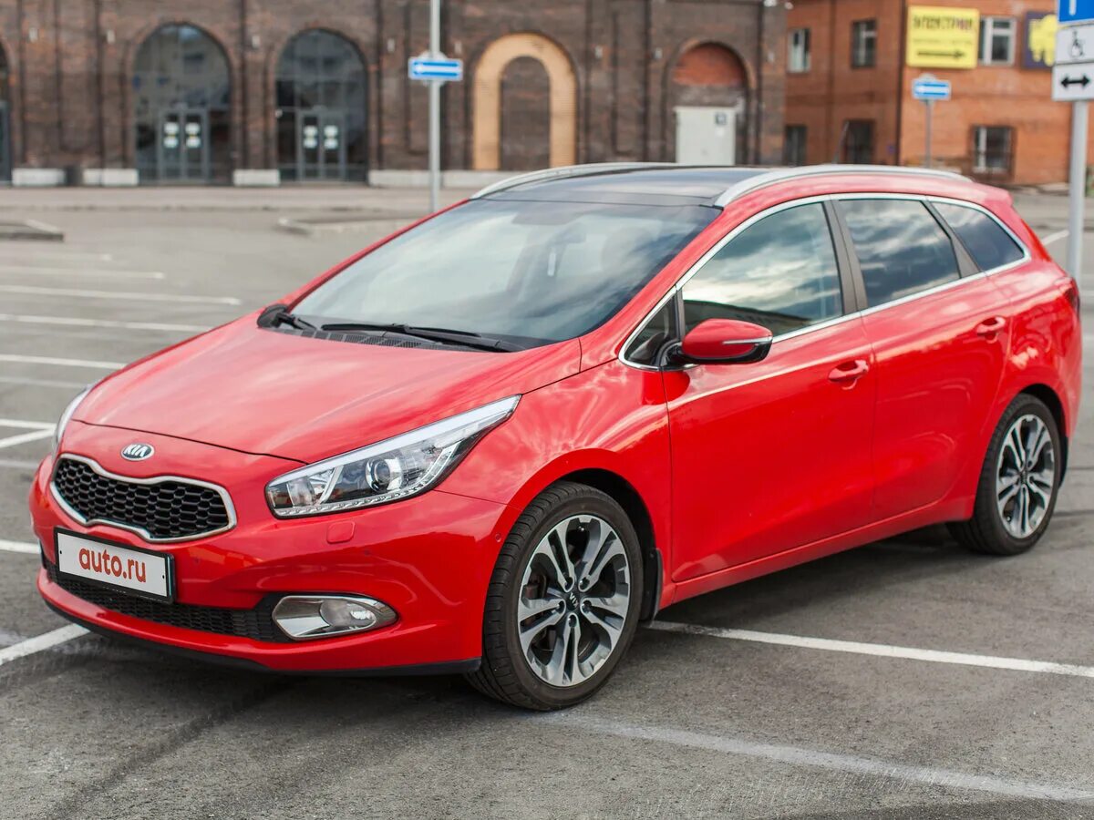 Сид купить спб. Kia Ceed II 2014. Kia Ceed 2 красная. Кия СИД универсал 2014. Kia Ceed SW 2014.