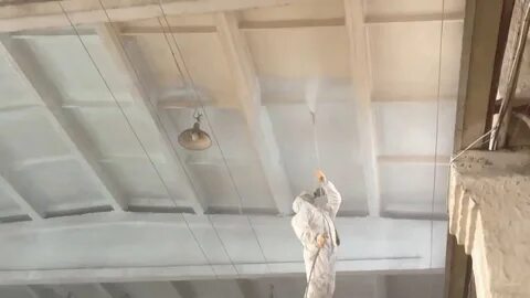 Белить известью потолок