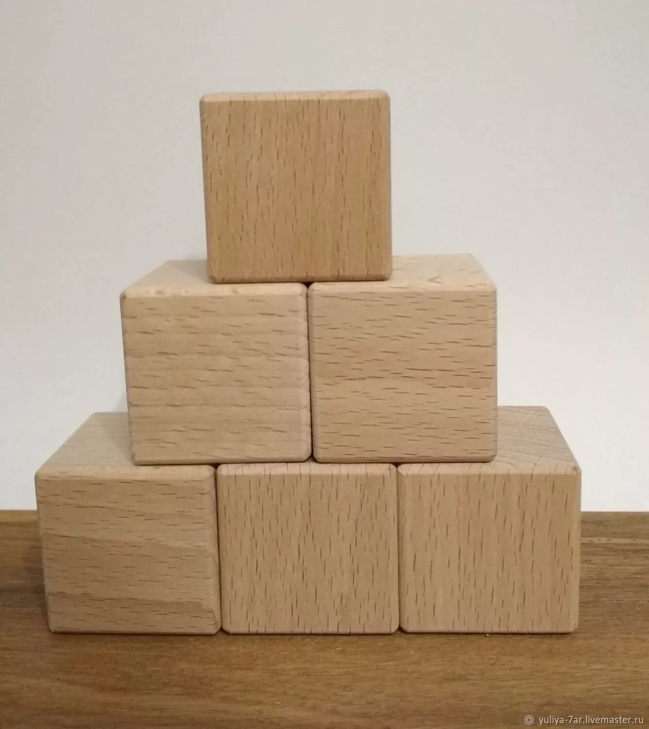 Деревянные кубики купить. Деревянные кубики. Деревянный Кубок. Деревянный куб. Большие детские деревянные кубики.