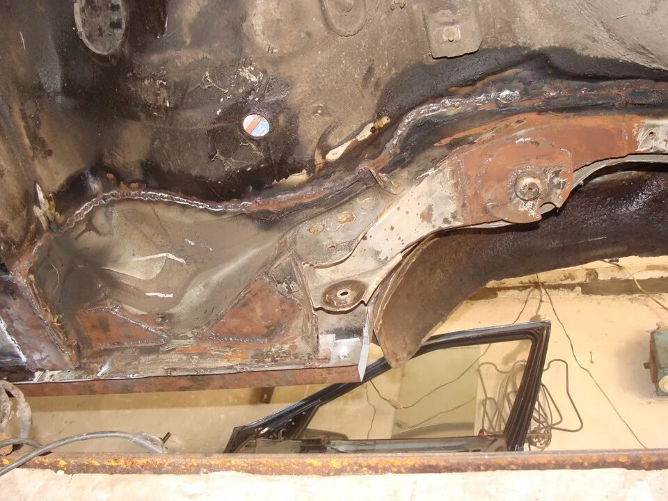 Задние лонжероны опель. Лонжерон ниссан максима а32. opel vectra a задние лонжероны 7062188. лонжерон задний ниссан максима а32. лонжерон опель вектра а.