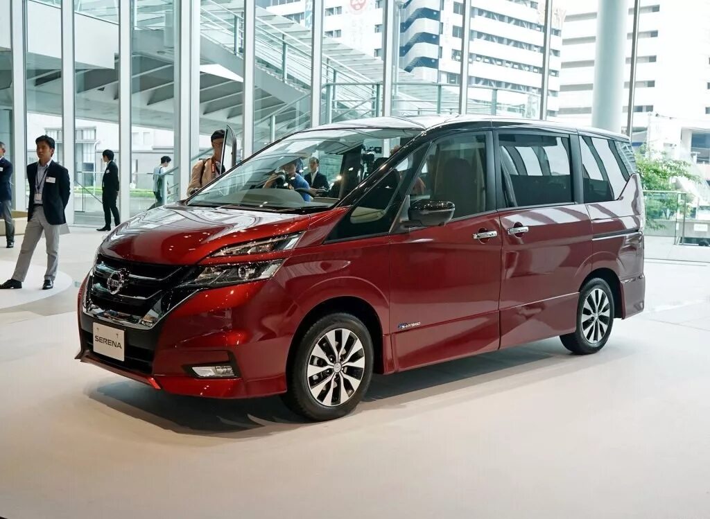 Куплю автомобиль минивэн. Nissan Serena c27. Ниссан Серена 5 поколение. Nissan Serena 4 поколение. Nissan Serena 6.