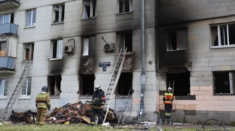 Хлопки в петербурге сегодня. Взрыв в петербурге сегодня на краснопутиловской. взрыв газа в спб. краснопутиловская 78. как человек выглядит после взрыва газа в доме.