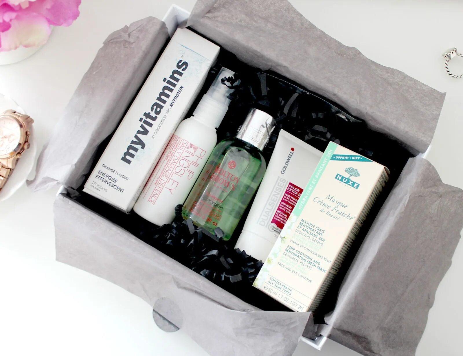 Взрослые бьюти боксы в голубых коробках. Бьюти бокс. Бьюти бокс. Sabbi cosmetics collagen beauty box. Бьюти бокс lovely.