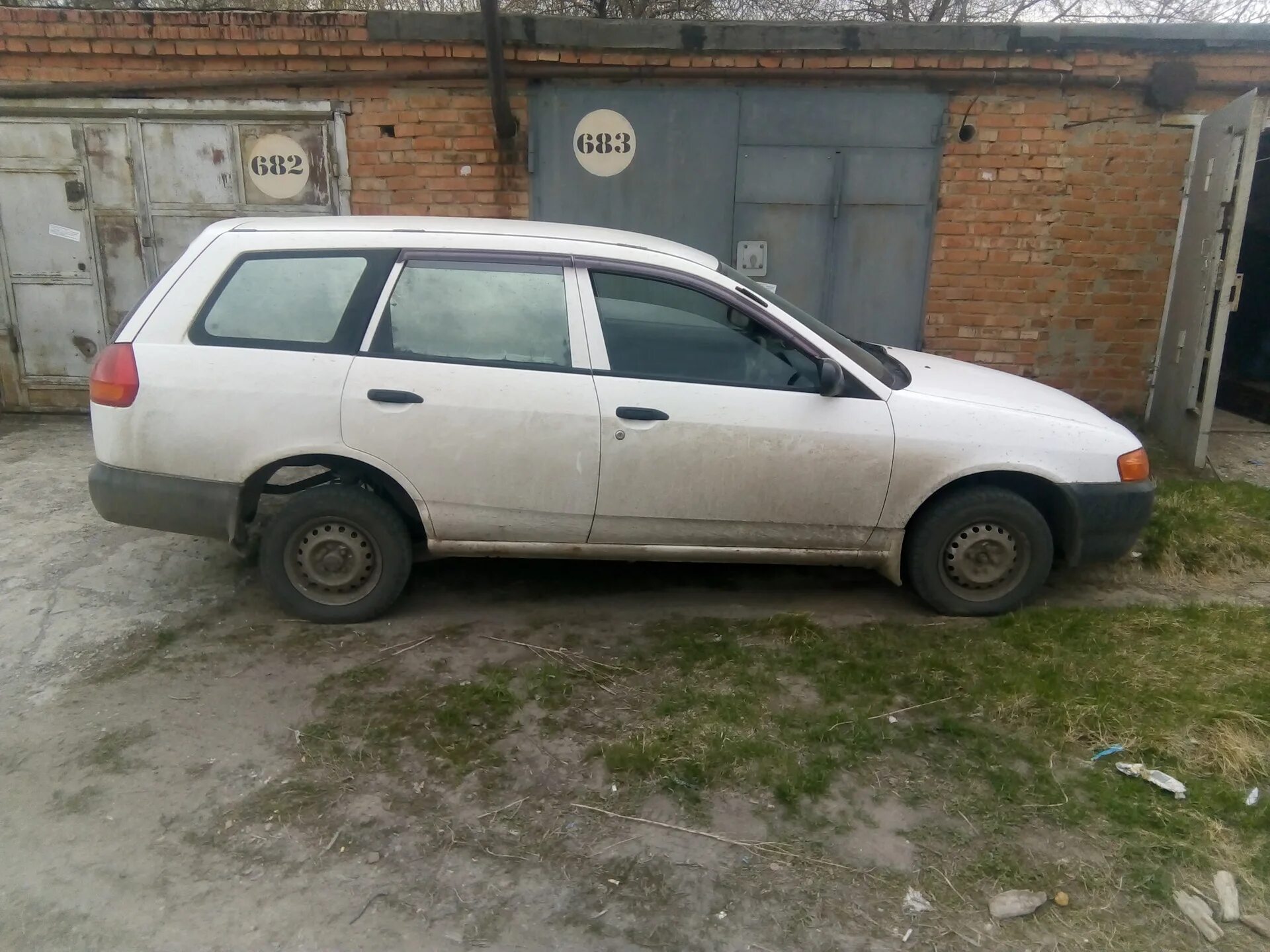 Nissan ad 2 поколение y11 1999 внутри. Ниссан ад 11 кузов. Nissan ad y11 2000. Ниссан ад 10 кузов. Ниссан ад на 13.