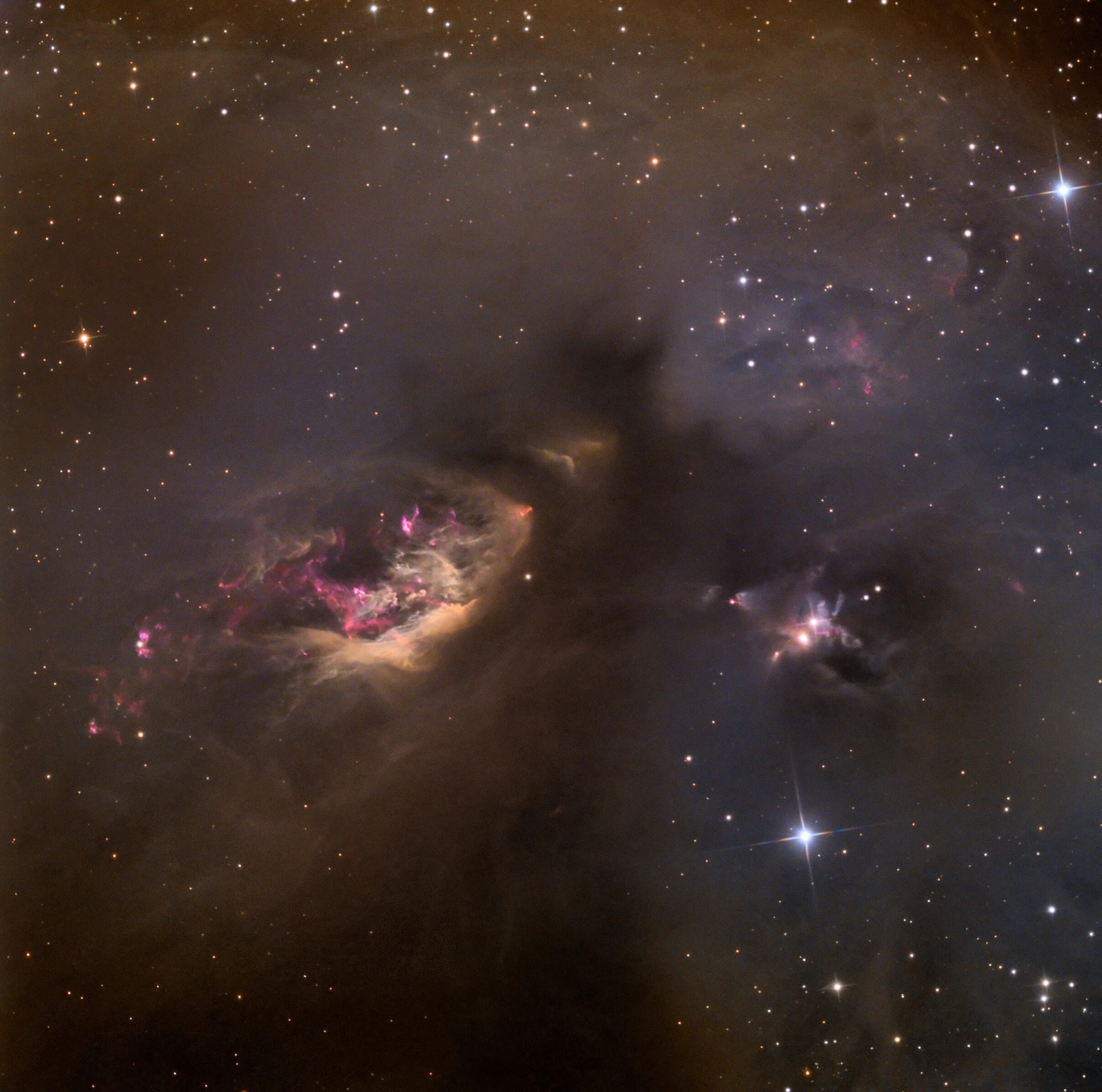 Диффузная туманность. Sh2-239 туманность. Эмиссионная туманность sh2-106. Бернард 147 туманность. Созвездие Небула туманность.