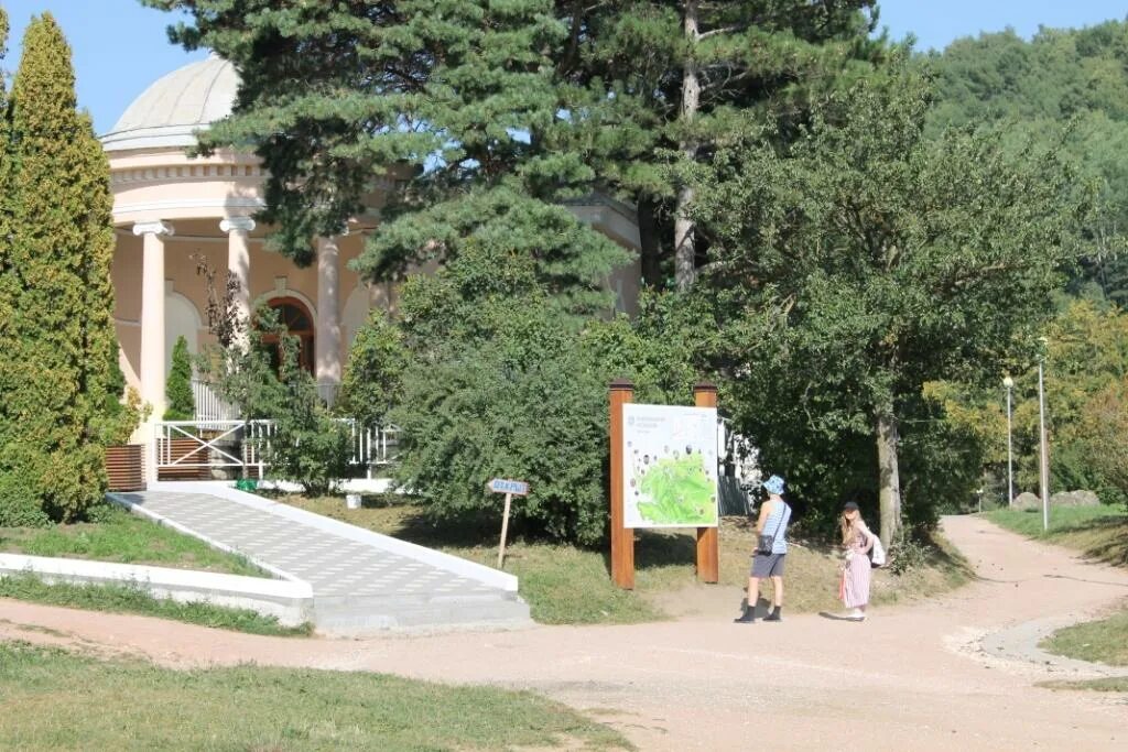 Санаторий кисловодск без путевки. Кисловодск бальнеологический курорт. Санатории за пределами Кисловодска. Санаторий 1000 человек Кисловодска. Пансионат экспресс Кисловодск.