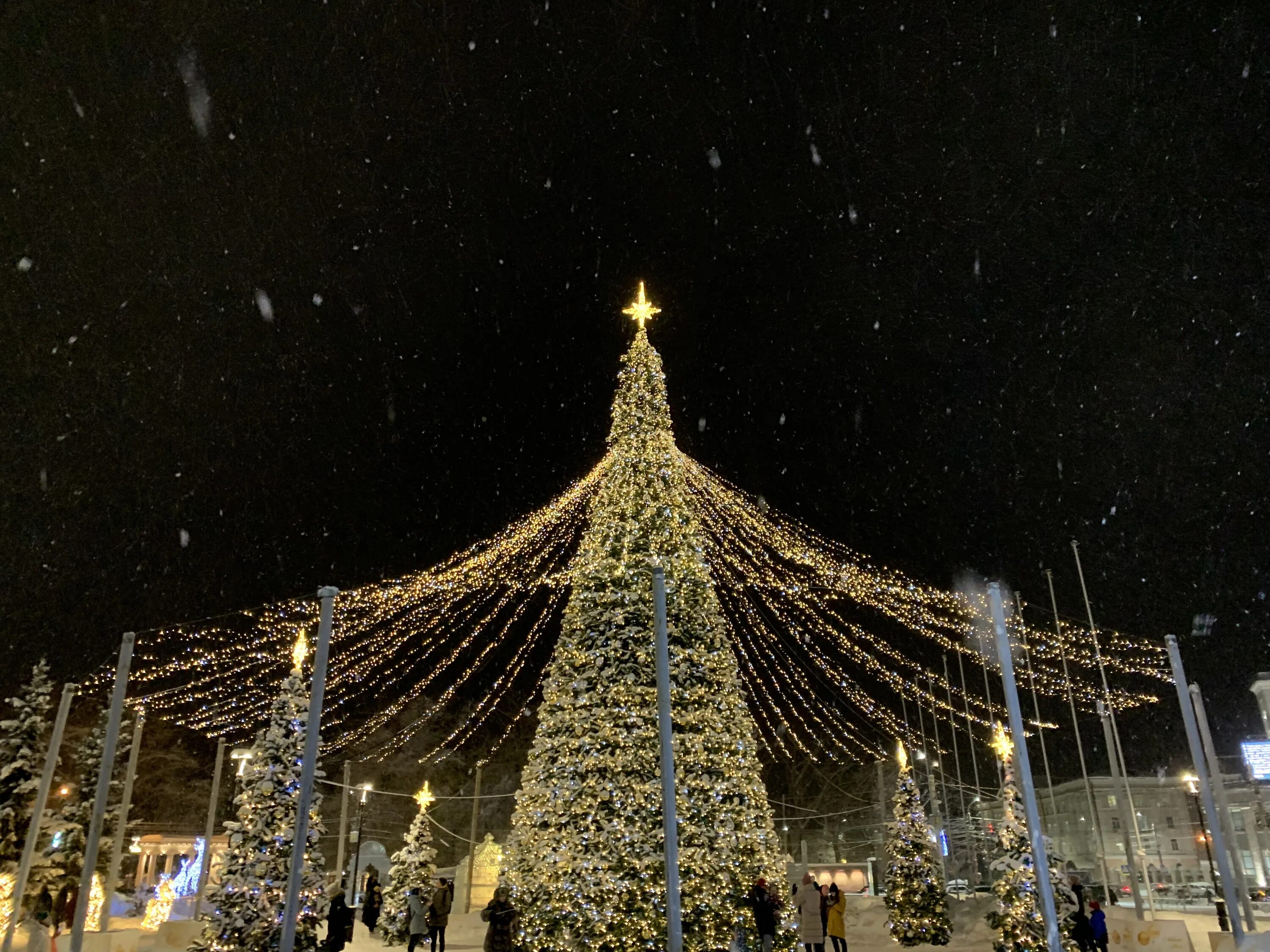 архангельск. город архангельск. новогодний архангельск 2022. архангельск 2022. архангельск с высоты птичьего полета.