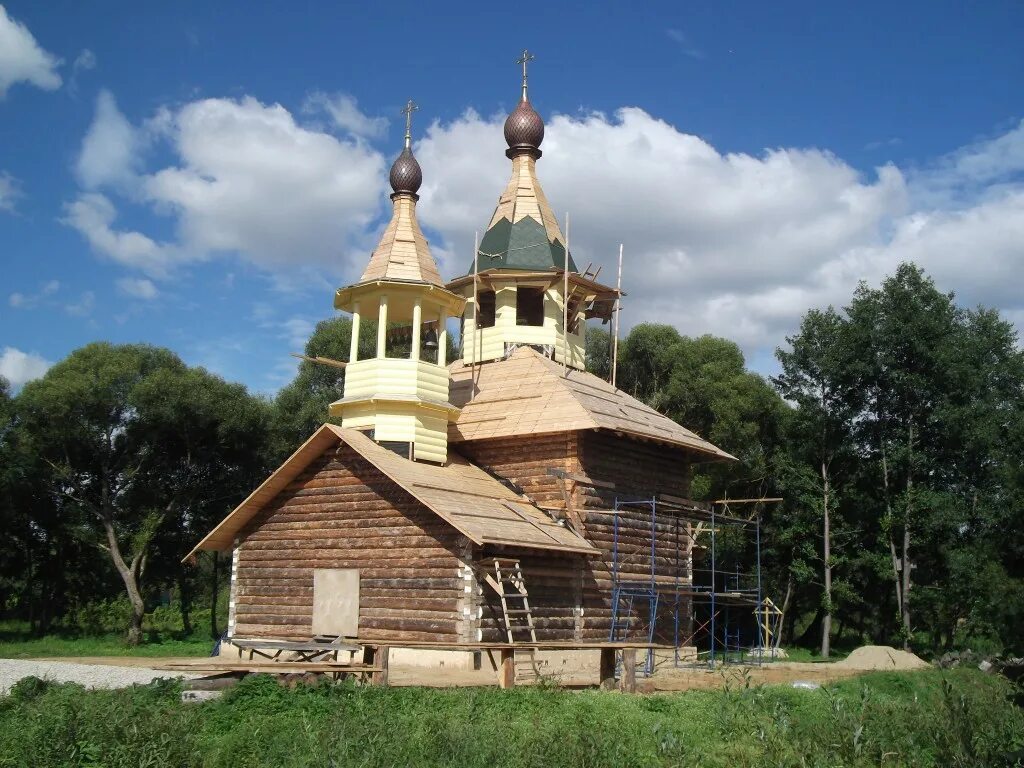 Калужская обл дзержинский р н. Камельгино церковь трех святителей. храм в камельгино дзержинского района. камельгино калужская. деревня камельгино калужская область.