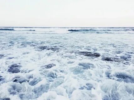 Синее море белые горы