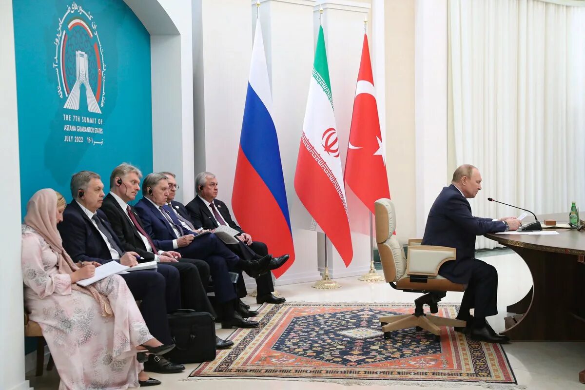Иран встреча. Встреча путина в тегеране. встреча президента ирана и россии. встреча путина в иране 2025.