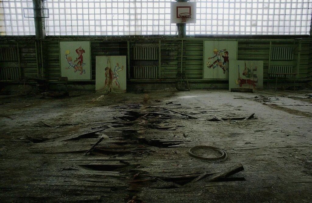 Https chernobyl. Город Припять после взрыва атомной электростанции. Припять город призрак. Чернобыль школа 1986. Припять после аварии на Чернобыльской АЭС.