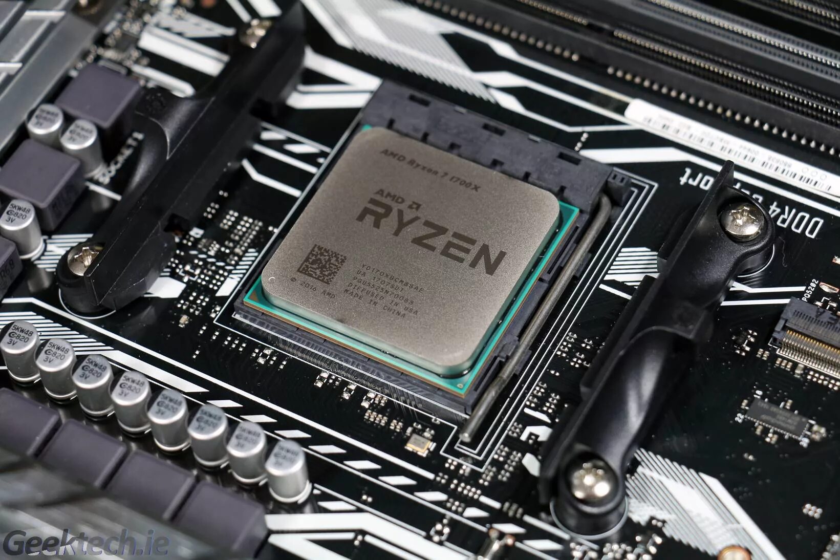 AMD Ryzen 7 1700. Процессор AMD Ryzen 7 1700x. 1700 Райзен. Ryzen 7 1700 16. Ryzen 7600x материнская плата