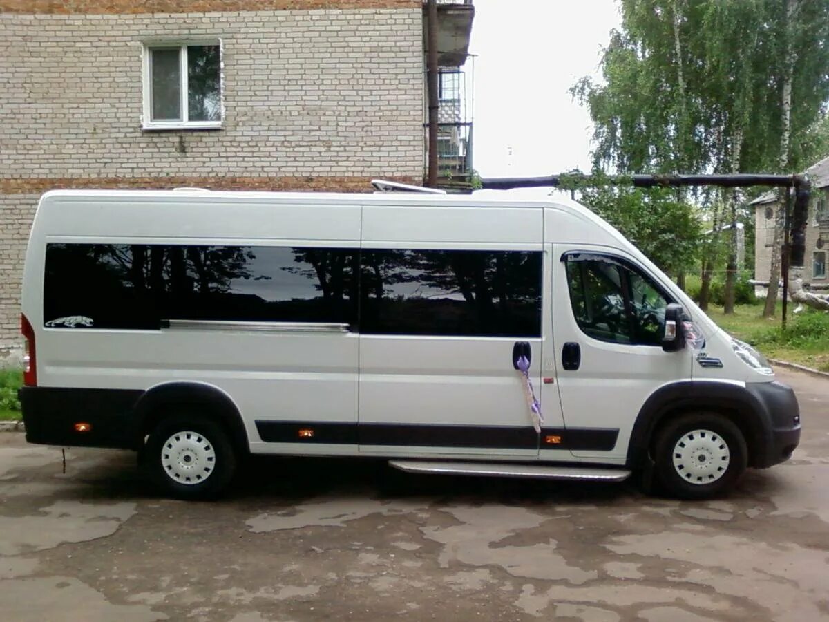 Peugeot Boxer пассажирский. Пежо боксер 3 пассажирский. Peugeot Boxer Minibus. Peugeot Boxer 18 мест.